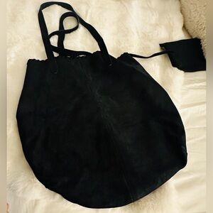 Tom’s cosmopolitan leather suede tote bag in black